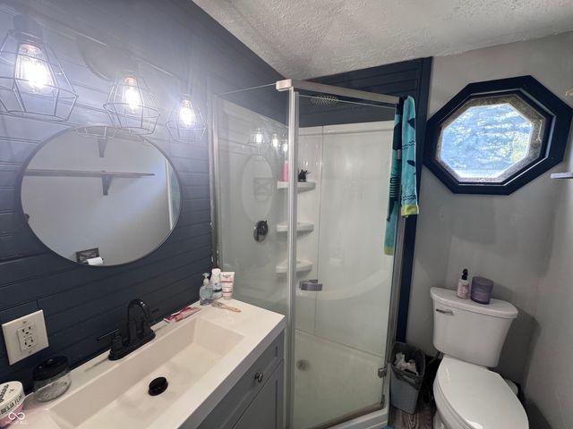 2430 W Us 136 Highway, Crawfordsville, IN 47933