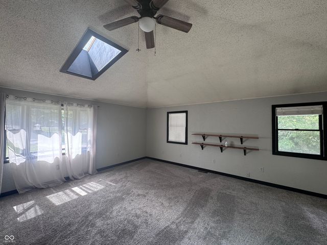 2430 W Us 136 Highway, Crawfordsville, IN 47933