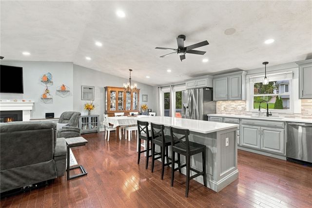 7 Cindy Circle, Johnston, RI 02919