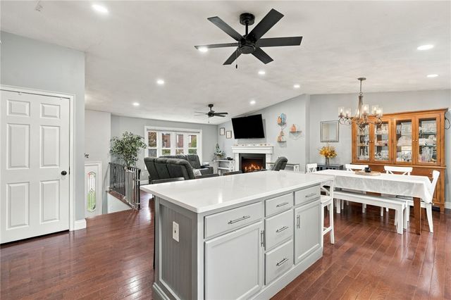 7 Cindy Circle, Johnston, RI 02919