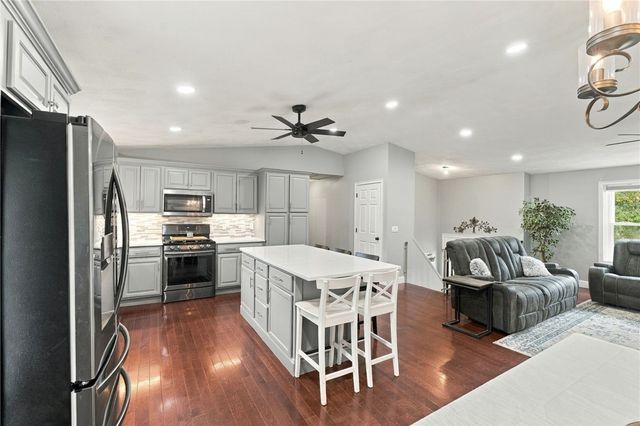 7 Cindy Circle, Johnston, RI 02919