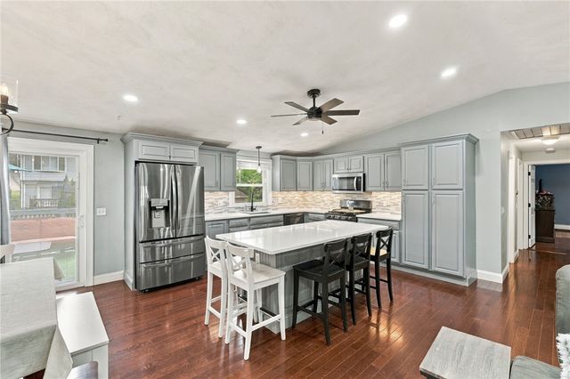 7 Cindy Circle, Johnston, RI 02919