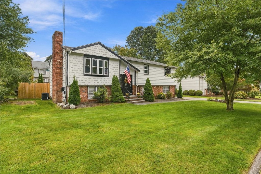 7 Cindy Circle, Johnston, RI 02919