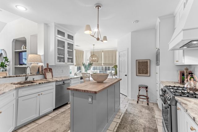 824 Forest Lakes Drive, Keller, TX 76248
