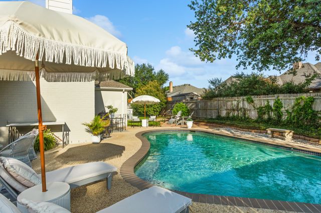824 Forest Lakes Drive, Keller, TX 76248