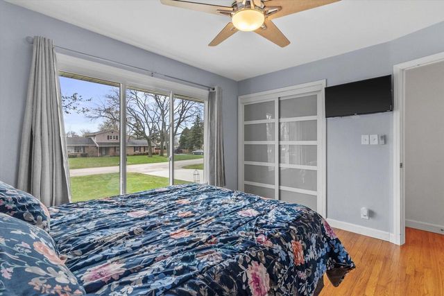5748 Sandy LANE, Mount Pleasant, WI 53406