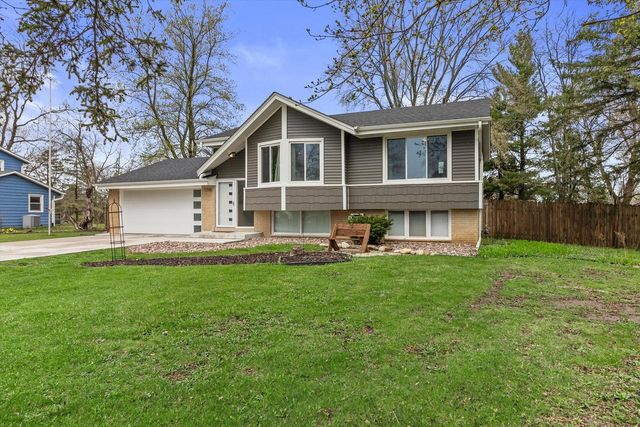 5748 Sandy LANE, Mount Pleasant, WI 53406