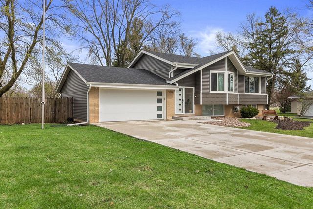 5748 Sandy LANE, Mount Pleasant, WI 53406