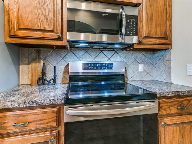 12201 Heathfield Lane, Oklahoma City, OK 73173