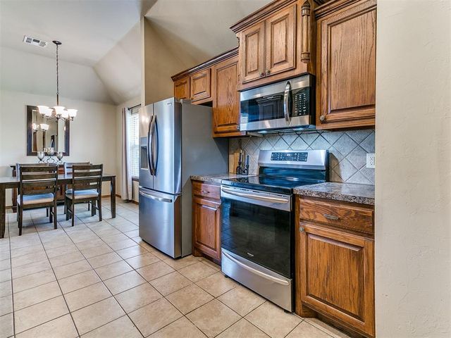 12201 Heathfield Lane, Oklahoma City, OK 73173