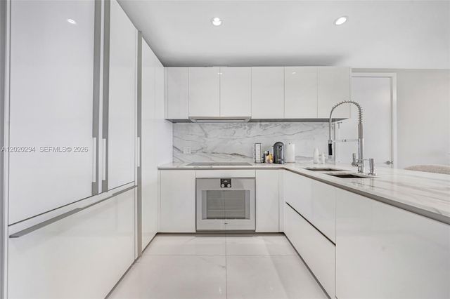 10201 Collins Ave 305, Bal Harbour, FL 33154