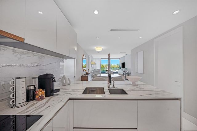 10201 Collins Ave 305, Bal Harbour, FL 33154