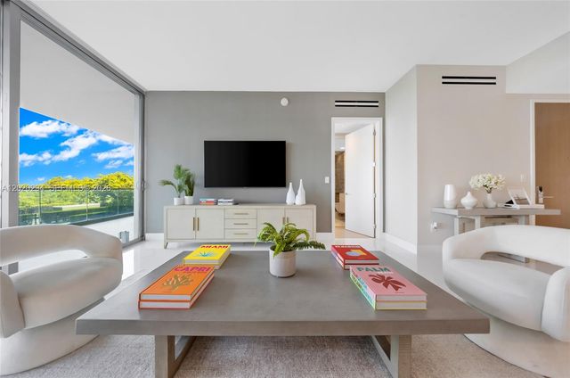 10201 Collins Ave 305, Bal Harbour, FL 33154
