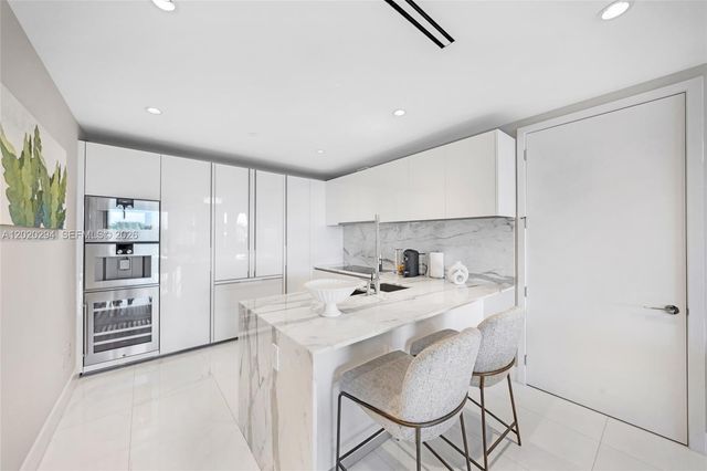 10201 Collins Ave 305, Bal Harbour, FL 33154