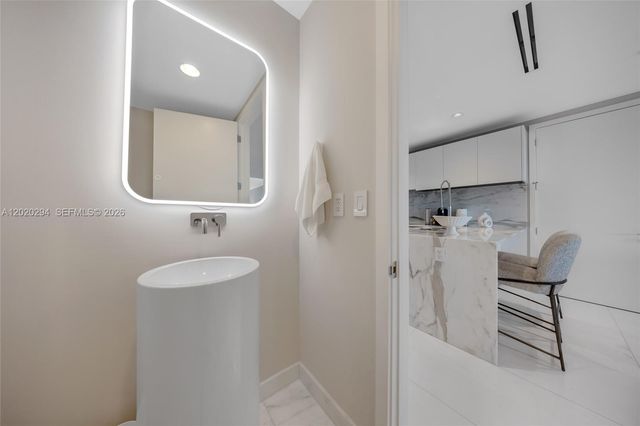 10201 Collins Ave 305, Bal Harbour, FL 33154