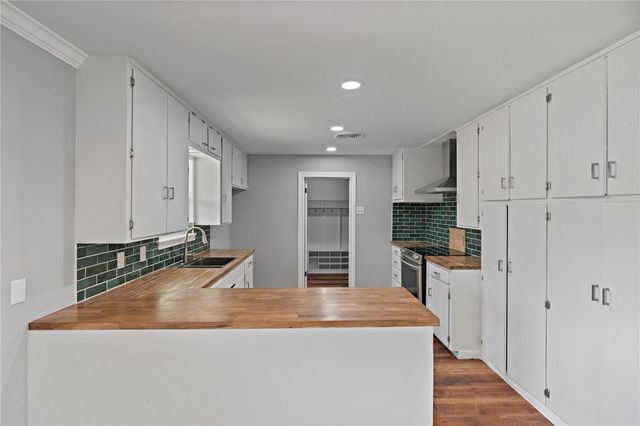 3729 Pope Dr, Corpus Christi, TX 78411
