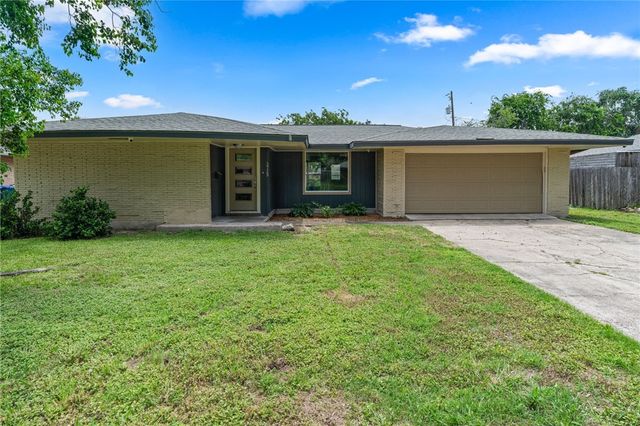 3729 Pope Dr, Corpus Christi, TX 78411