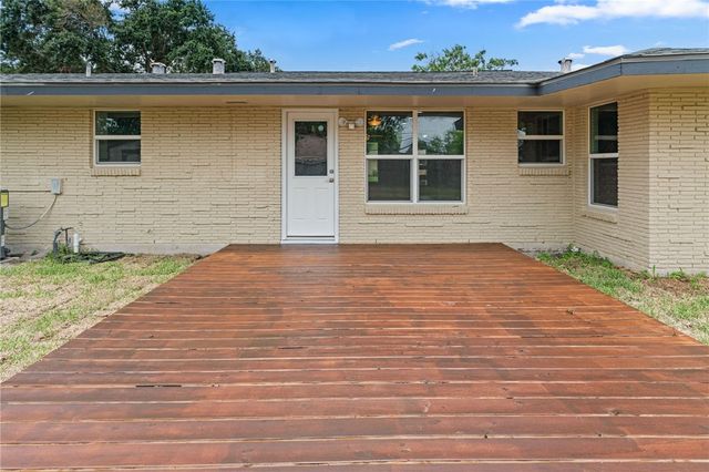 3729 Pope Dr, Corpus Christi, TX 78411