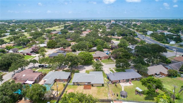 3729 Pope Dr, Corpus Christi, TX 78411