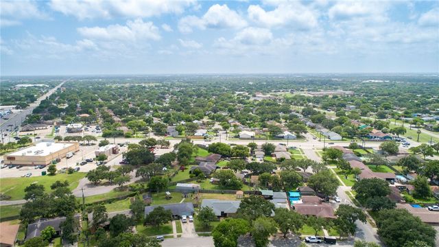 3729 Pope Dr, Corpus Christi, TX 78411