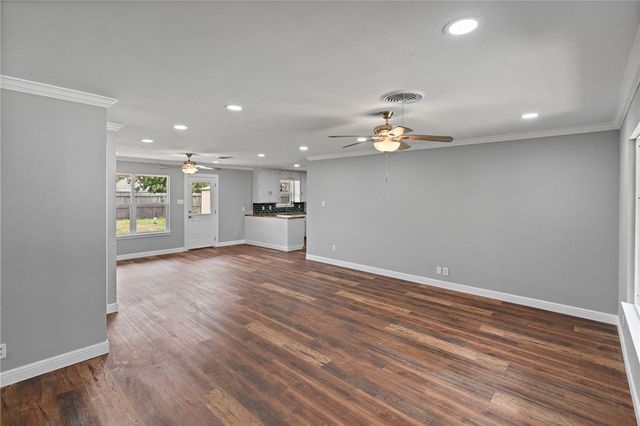 3729 Pope Dr, Corpus Christi, TX 78411
