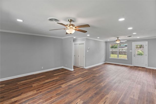 3729 Pope Dr, Corpus Christi, TX 78411