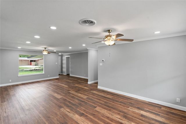 3729 Pope Dr, Corpus Christi, TX 78411