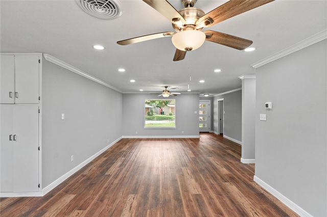 3729 Pope Dr, Corpus Christi, TX 78411