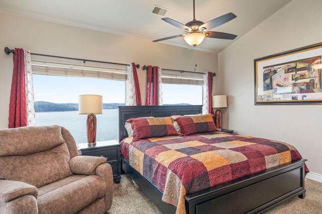 730 Emerald Pointe Drive 433, Hollister, MO 65672