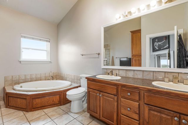 730 Emerald Pointe Drive 433, Hollister, MO 65672