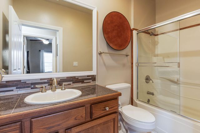 730 Emerald Pointe Drive 433, Hollister, MO 65672