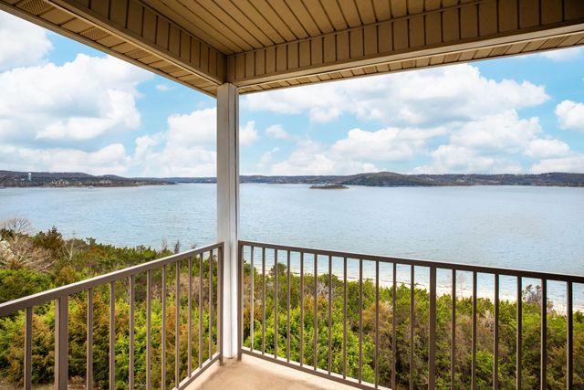 730 Emerald Pointe Drive 433, Hollister, MO 65672