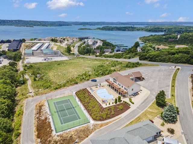 730 Emerald Pointe Drive 433, Hollister, MO 65672