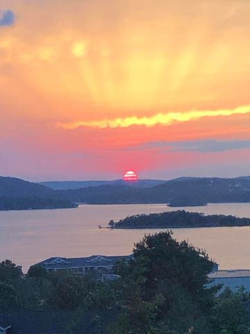 730 Emerald Pointe Drive 433, Hollister, MO 65672