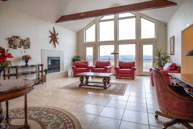 730 Emerald Pointe Drive 433, Hollister, MO 65672