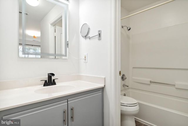 8573 FALLS RUN RD #E, Ellicott City, MD 21043