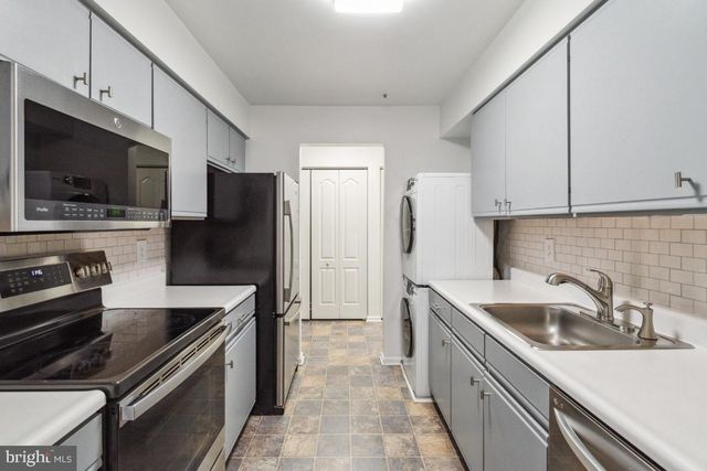 8573 FALLS RUN RD #E, Ellicott City, MD 21043