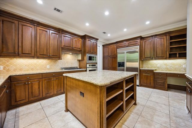 28 Hackberry Lane C, Houston, TX 77027