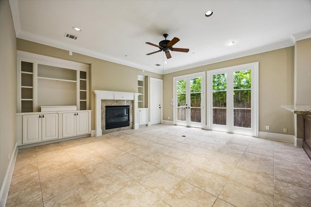 28 Hackberry Lane C, Houston, TX 77027