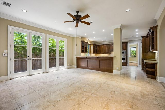 28 Hackberry Lane C, Houston, TX 77027