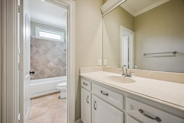 28 Hackberry Lane C, Houston, TX 77027