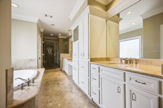 28 Hackberry Lane C, Houston, TX 77027