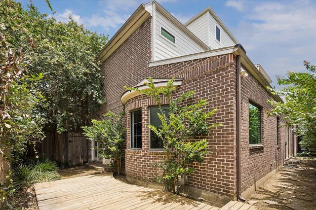 28 Hackberry Lane C, Houston, TX 77027