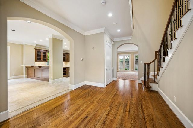 28 Hackberry Lane C, Houston, TX 77027
