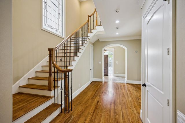 28 Hackberry Lane C, Houston, TX 77027