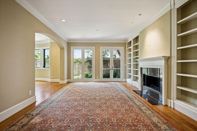 28 Hackberry Lane C, Houston, TX 77027