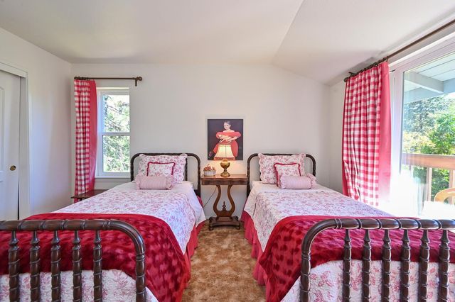 2081 Jerrilynn Dr, Arnold, CA 95223