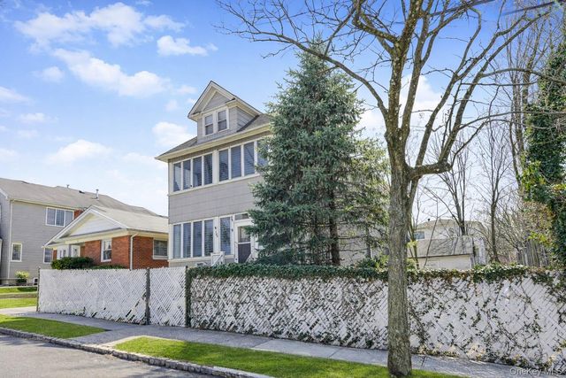 202 Dixon Avenue, Staten Island, NY 10303