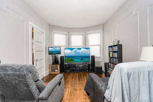 202 Dixon Avenue, Staten Island, NY 10303