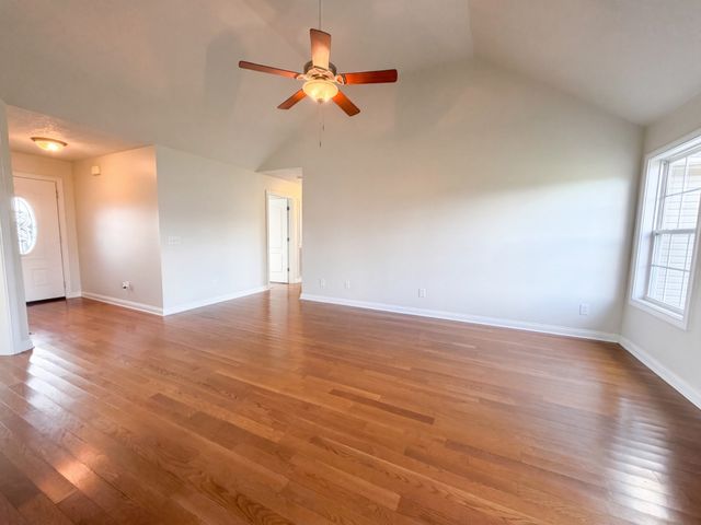 111 Beaver Creek Dr, Portland, TN 37148